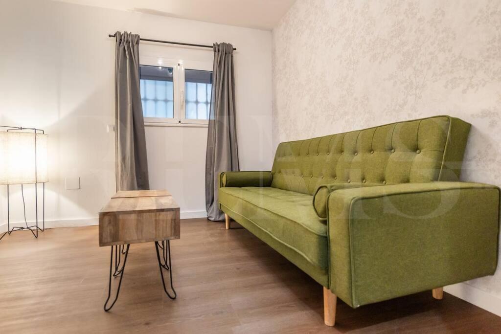 Apartment With Private Patio By Rems Málaga